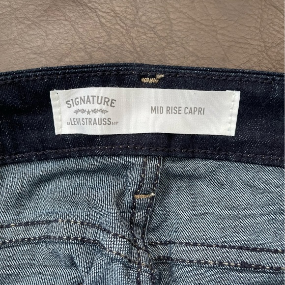 Levi’s Denin Capri - Picture 3 of 9